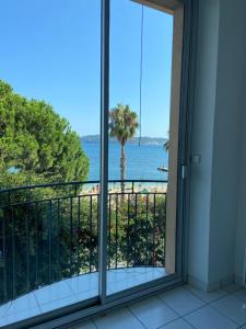 Toulon Mourillon, Panoramic sea view apartment Facing the beaches