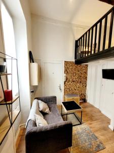 Toulouse - Basilique St-Sernin------- Netflix