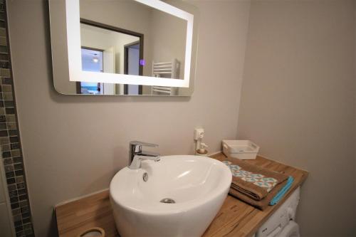Tout confort ! Calme, Parking gratuit, Grande Terrasse, Ascenseur, Wifi