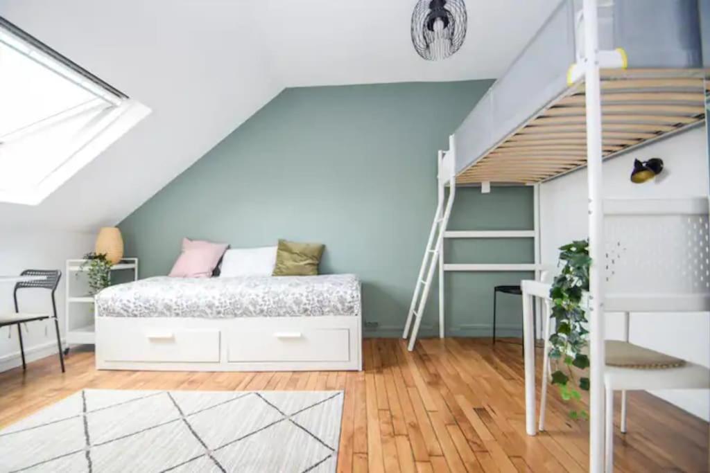 Appartement Tout équipé, 10mn RER B Paris - CDG, parking rue gratuit après 19h, 4ème étage, escaliers 35 Avenue Marceau 93700 Drancy