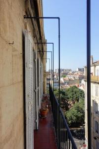 Appartement Tout le charme de l'ancien marseillais quatrieme etage 2 Rue Camoin Jeune 13004 Marseille Provence-Alpes-Côte d\'Azur