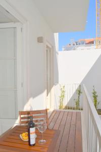 TP Maestro 74, Lisbon Luxury & Swimming Pool