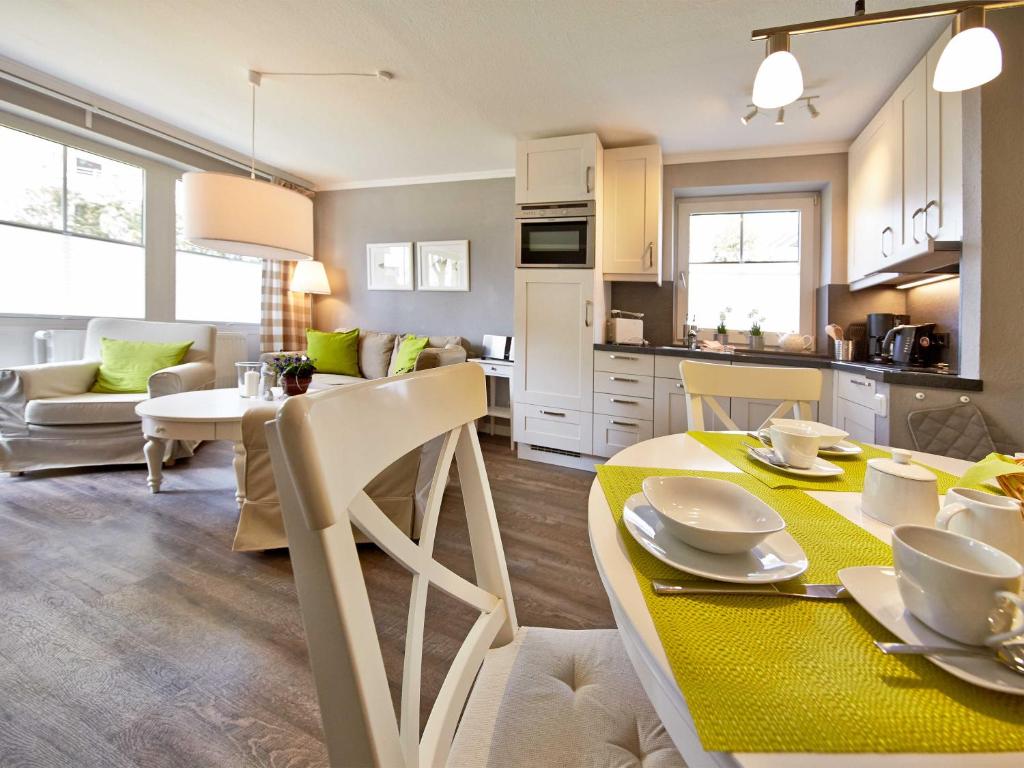 TRA7d Ferienwohnung Kossmann Travemünder Landstraße 7, 23669 Häven