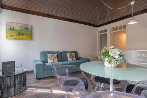 Traditional Alfama Apartment by LovelyStay