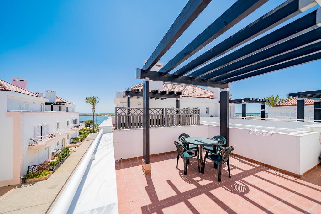 Traditional Seaside Apartment in Cabanas Av. Ria Formosa, Aldeia Formosa, 8800-591 Cabanas de Tavira