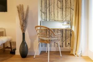 Traumhafte Wohnung - zentrale Lage mit Weiherblick