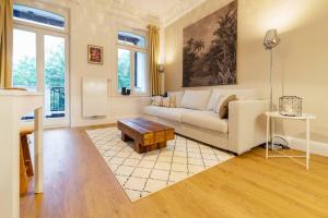 Traumhafte Wohnung - zentrale Lage mit Weiherblick
