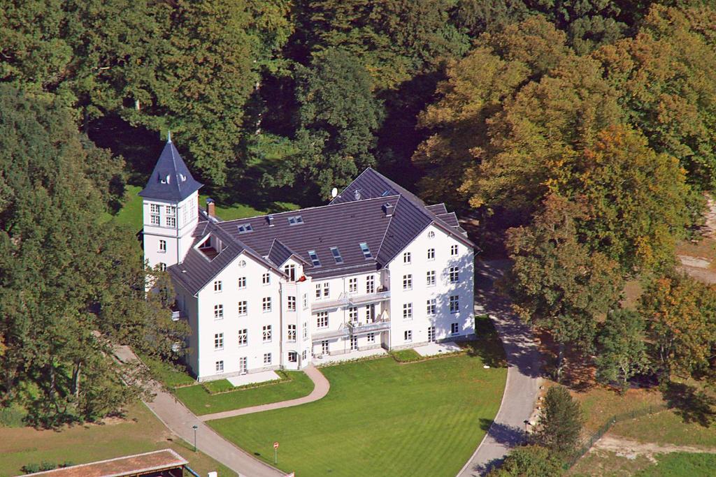 Appartement Traumurlaub im Schloss Hohen Niendorf Parkstr. 19 18230 Bastorf