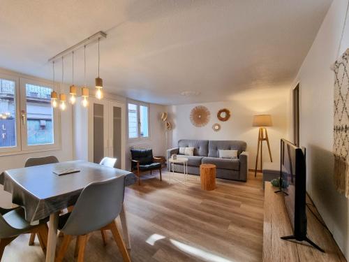 Travel Homes - NewGate 1, elegant, heart of Colmar