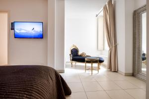 Travel Homes - The Ancienne Poste, Petite Venise
