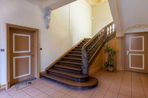 Travel Homes - The Invitation, Ideal Little Venice