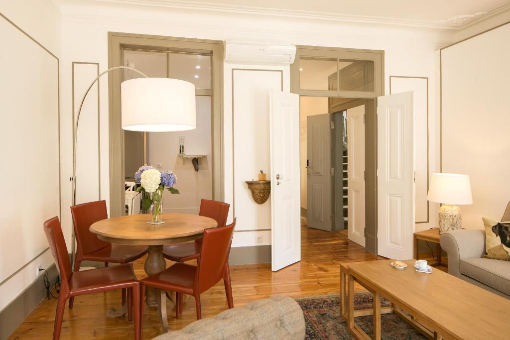 Trendy and Super Central Apartment 21 by Lisbonne Collection Serpa Pinto 3, 1200-484 Lisbonne
