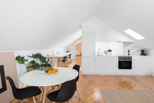Trendy Bright Flat with Balcony by Host Wise