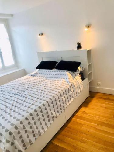 TRENDY one bedroom in the center of Fontainebleau