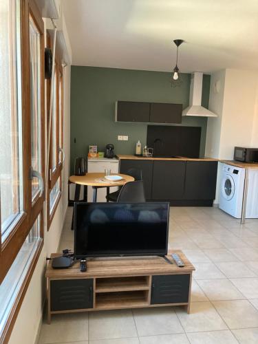 Très beau studio cosy zénith saint etienne