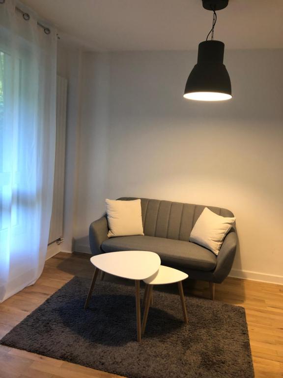 Trés Beau Studio (face bois), 10mn de l'Etoile 32 Boulevard Maillot, 92200 Neuilly-sur-Seine