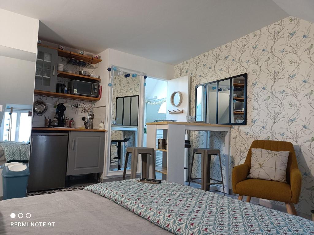 Très beau studio Trois Etoiles, WiFi, Parking Privé Jardin 102 Rue de la Libération, 45200 Montargis