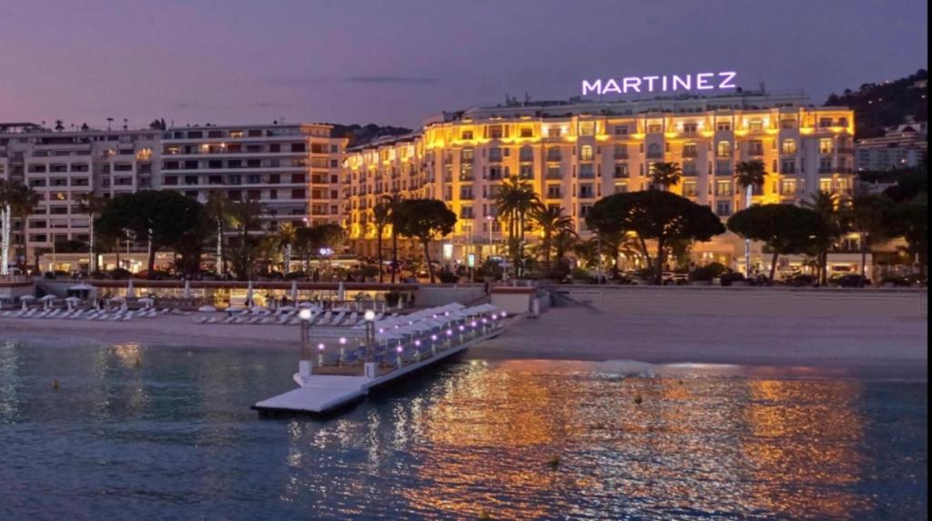 Très bel appartement centre Cannes 15 Rue Pasteur, 06400 Cannes