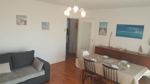 Très bel appartement centre ville 2 mn plages et marché