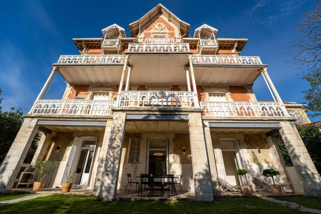 Très bel appartement dans typique Arcachonnaise à 300m de la plage 18 Avenue Sainte-Marie, 33120 Arcachon