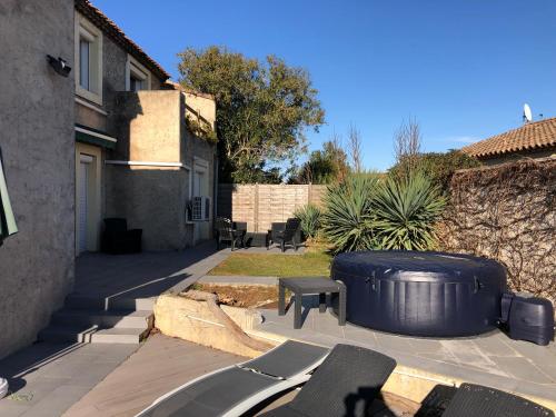 Très bel appartement dans villa avec piscine