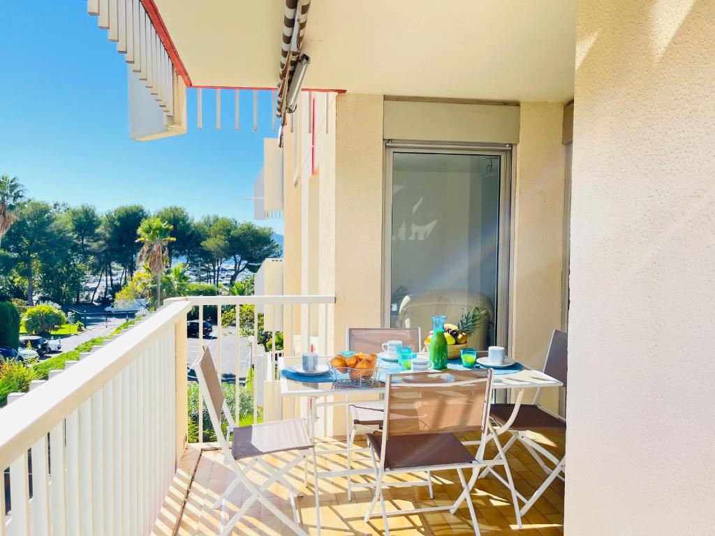 Très bel appartement face au port Santa Lucia 127 Bd des Orangers, 83700 Saint-Raphaël
