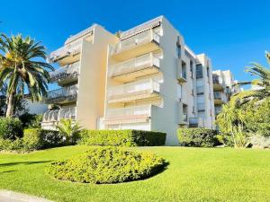 Très bel appartement face au port Santa Lucia