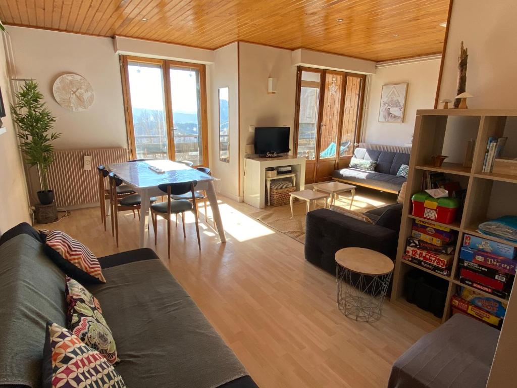 Appartement Très bel Appartement T3 de 62m2 8 personnes Font Romeu 5 rue de la soucarrade 66120 Font-Romeu