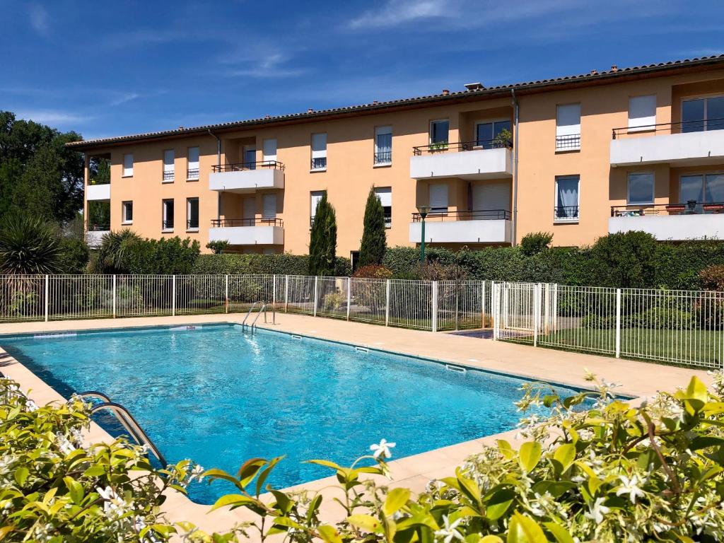 Appartement Très belle résidence avec piscine en Provence 20 Allée des Libellules 84800 LʼIsle-sur-la-Sorgue