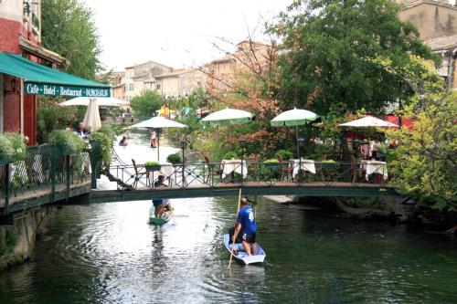Très belle résidence avec piscine en Provence