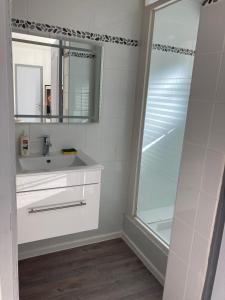 Trés belle suite prés mer et golf avec piscine