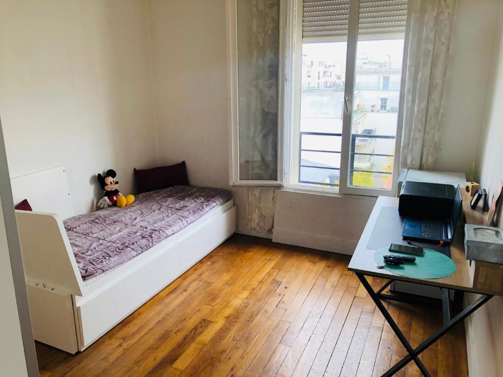 Séjour chez l'habitant Appartement tres calme a 10mn de paris 8 Avenue Marceau, 92400 Courbevoie