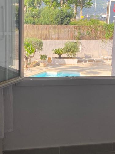 Très grand appartement dans villa à 15 minutes de nice