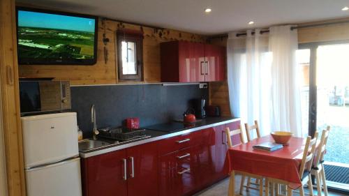 Très joli studio de 25m2 dans RDC d'un Chalet.