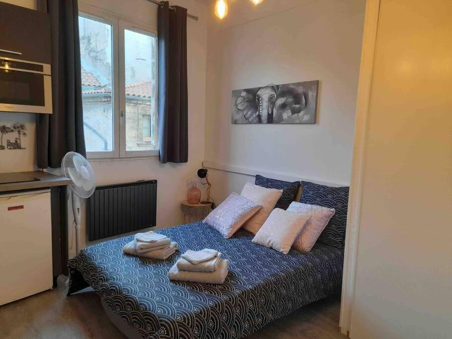 Très joli studio moderne en plein cœur d’Avignon 3ème étage porte droite 6 Rue des 3 Carreaux, 84000 Avignon