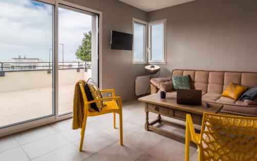 Tribord, appt avec terrasse et vue mer, parking
