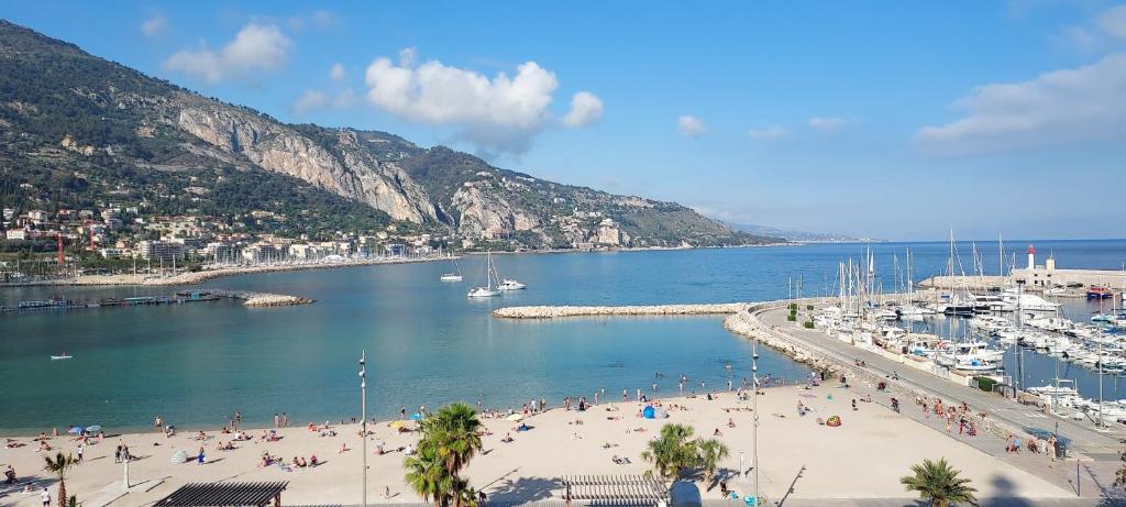 Trilocale Mentone vista mare 27 Rue Longue, 06500 Menton