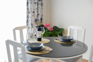 Trindade Sunny Downtown Apartment with Balcony & AC