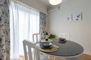 Trindade Sunny Downtown Apartment with Balcony & AC