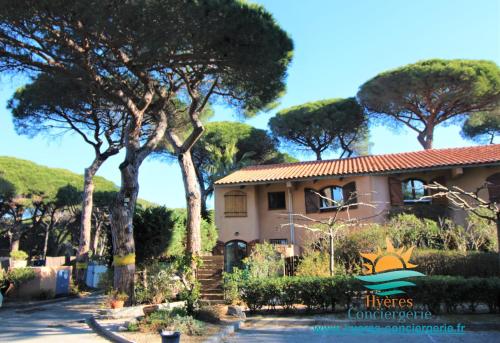 Triplex 2-Port d'Hyères -400m-Clim/Wifi/Parking