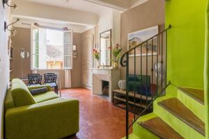 Triplex apartment with furnished rooftop terrace in the heart of the city