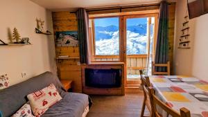 Triplex chaleureux 6, 8 ou 10 personnes, central et skis aux pieds