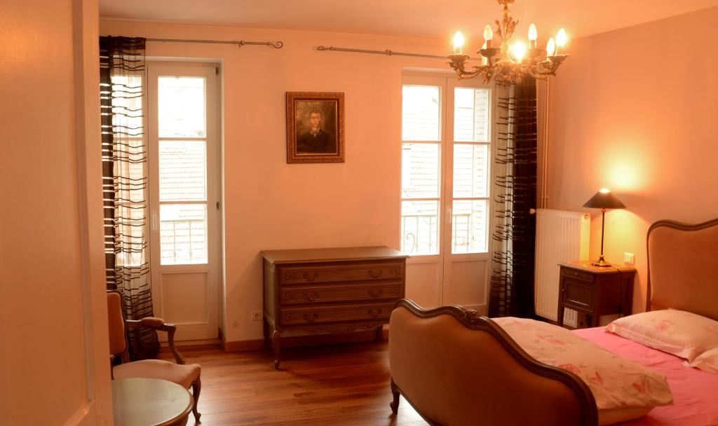 Triplex with Garage - Praça das Flores