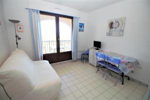 TRO91 - Studio cabine vue mer dans une residence avec piscine