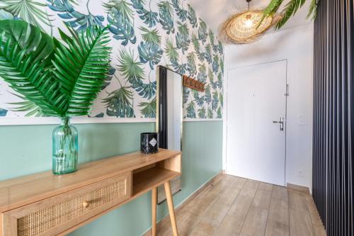 Tropical Garden By Plaza
