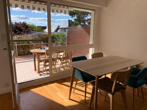 Trouville, Apt rénové 2-3 pièces avec grande terrasse au calme