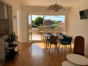 Trouville, Apt rénové 2-3 pièces avec grande terrasse au calme