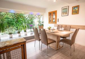 TRUTH King Size Betten, Grill, Garten, XXL Couch, Smart-TV