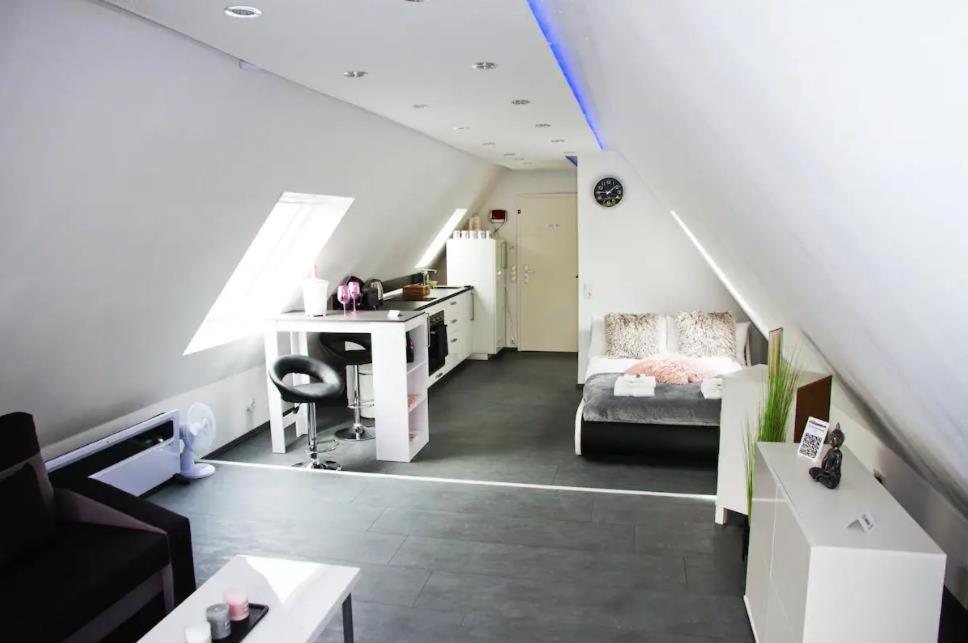 Appartement TRUTH Studio - Queensize Bett - Netflix - Küche 6 Schlangenstraße 44319 Dortmund