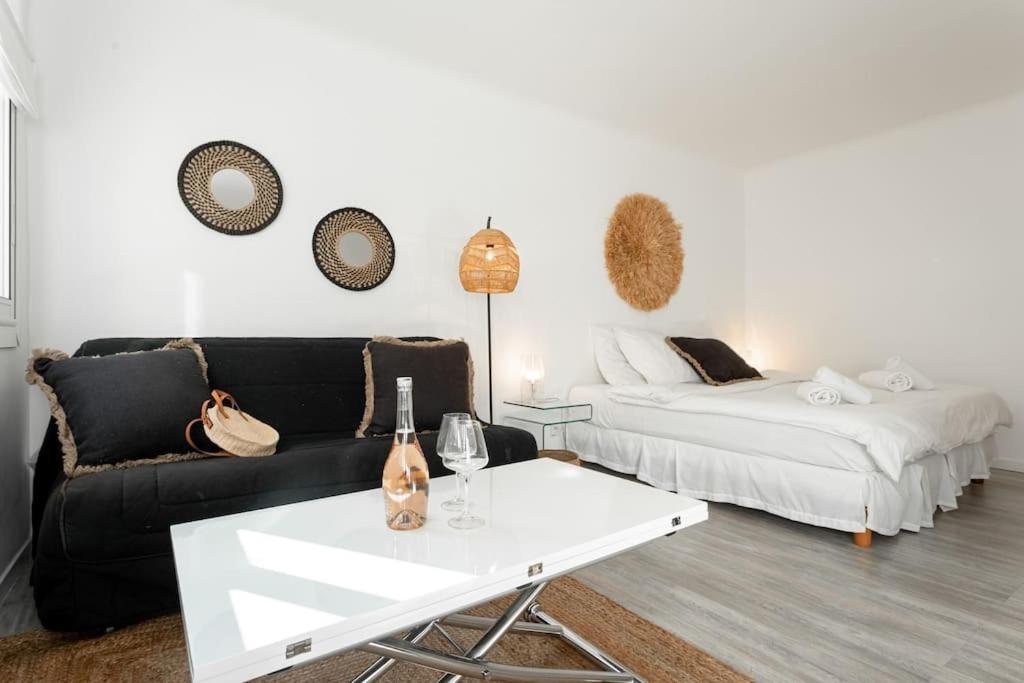 Appartement Tulum - Centre Cannes - 100M plage - Calme - Wifi - Clim 10 Rue Macé 06400 Cannes